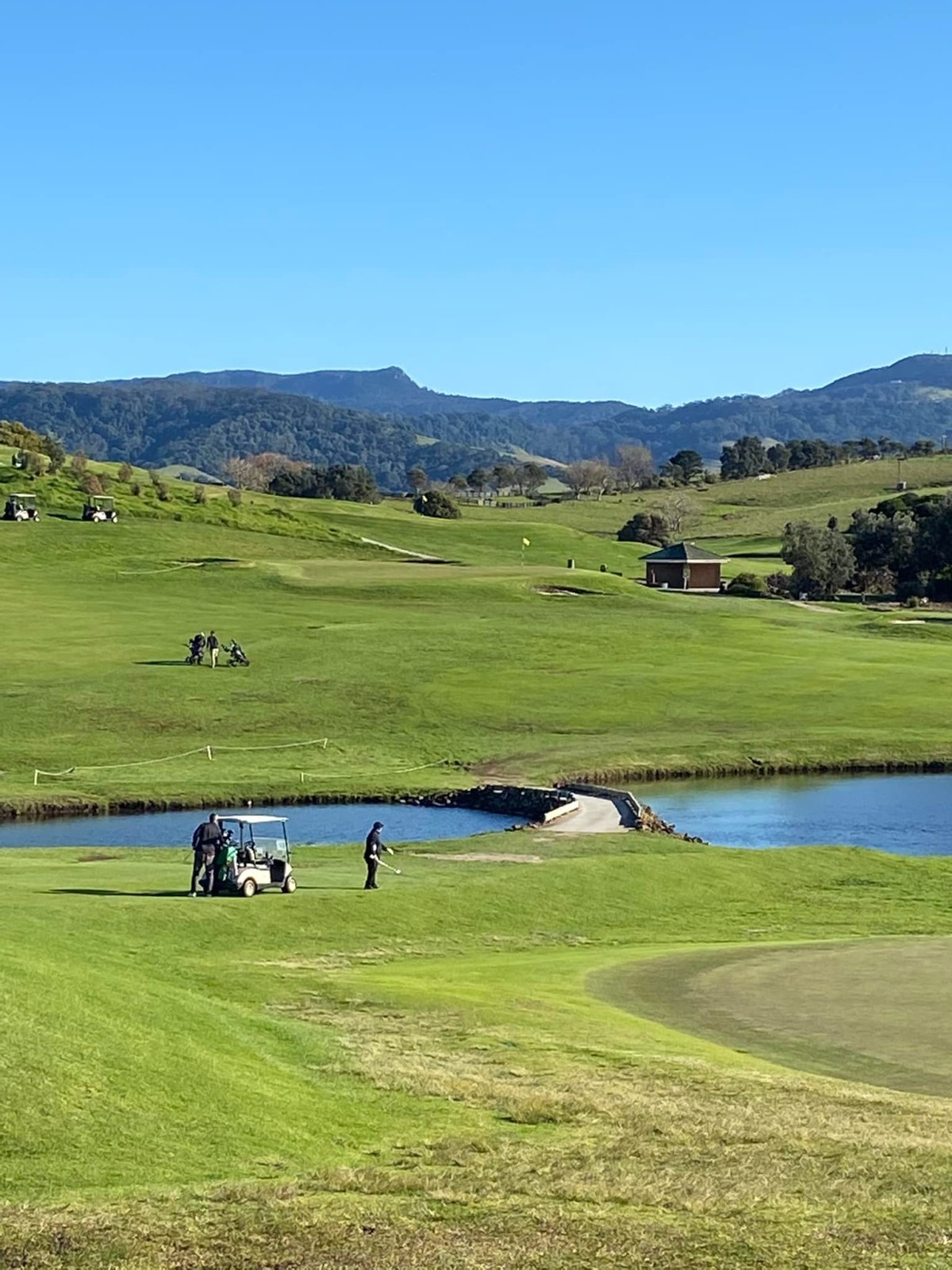 Lee and Pete on the course